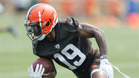 Browns WR Marquise Goodwin to miss start of training camp with blood clots in legs, lungs